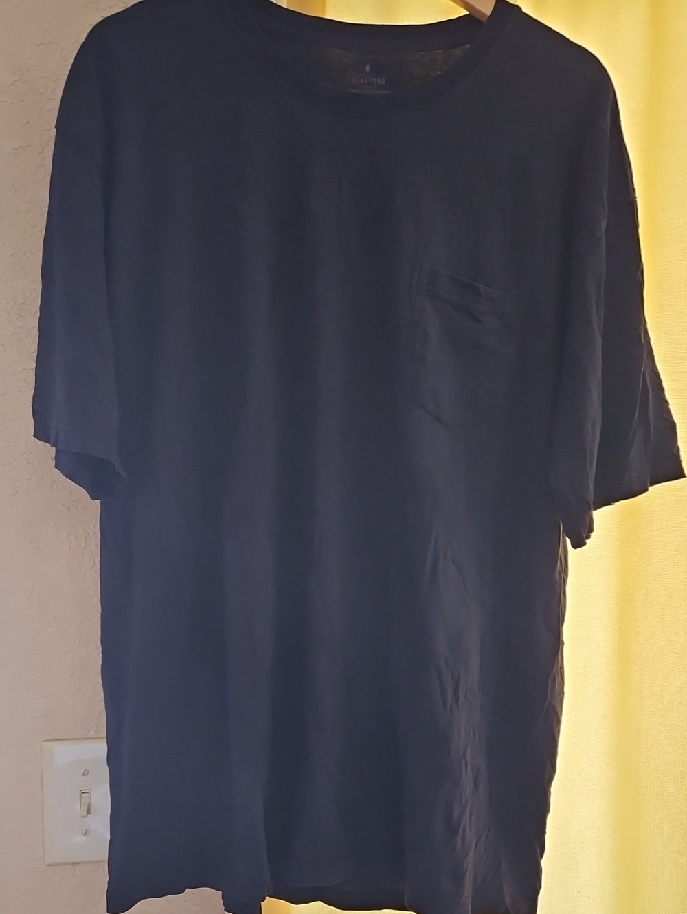 A3Stafford Men's Short-Sleeve Pocket Tee - Dark Gray